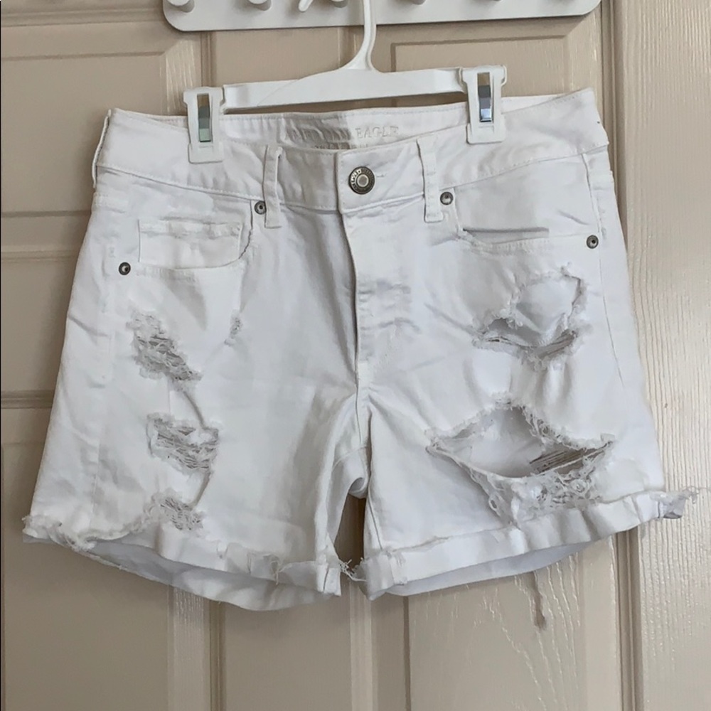 WHITE AMERICAN EAGLE SHORTS